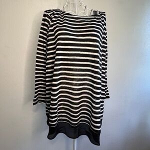 Ralph Lauren Petite black/white striped top Sz PL. 100% linen. Preowned. EUC.